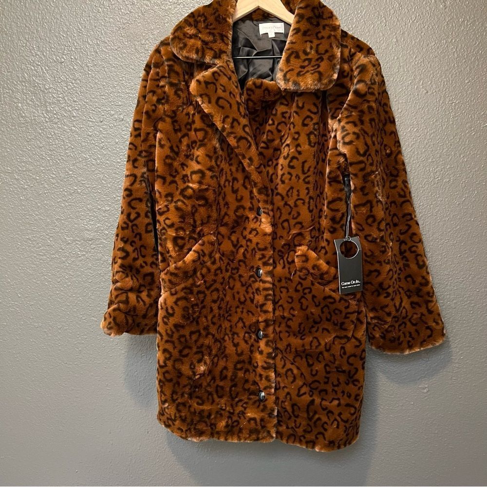 Revolve, Privacy Please Addison Coat in Leopard - Picture 2 of 13